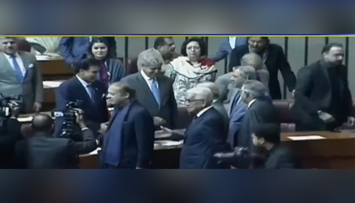 Nawaz Sharif arrives in the House