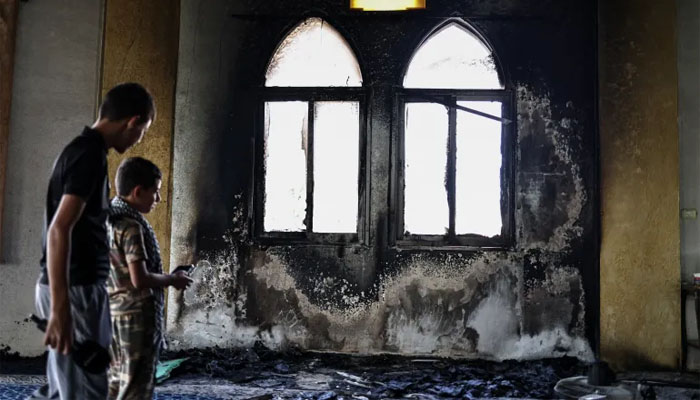 Jews attack, vandalize