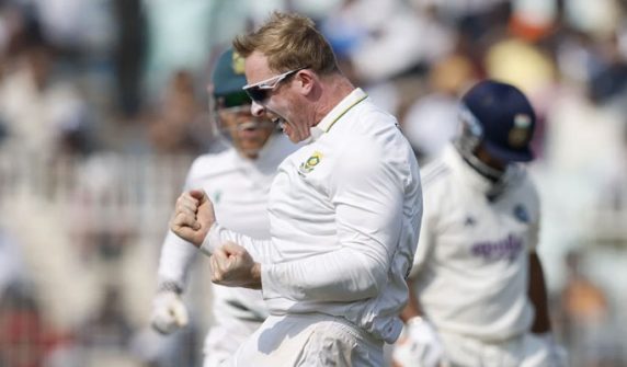 South Africa wins by 30 runs in Kolkata Test