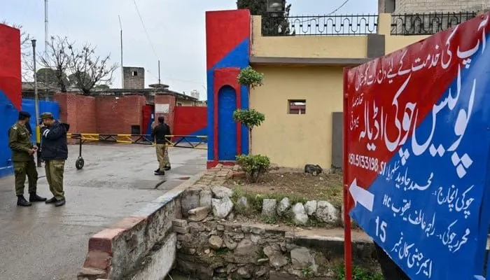 A 3-member delegation from the US Embassy arrives at Adiala Jail