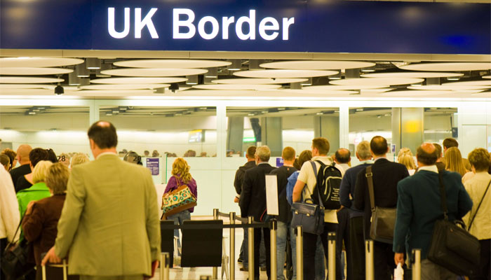 257,000 British citizens left the country last year