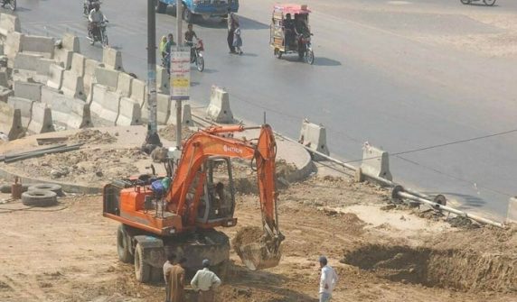 Rs25 billion approved for construction of Karachi roads