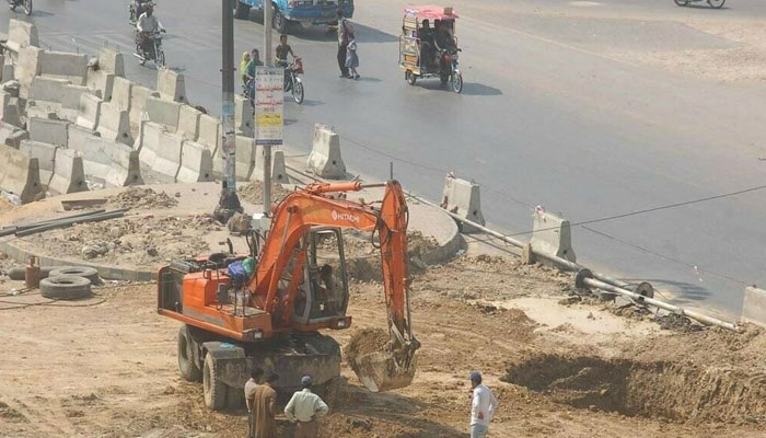 Rs25 billion approved for construction of Karachi roads