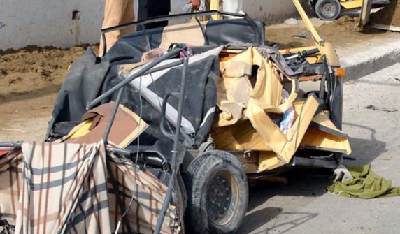 Rickshaws carrying students to school collided while racing