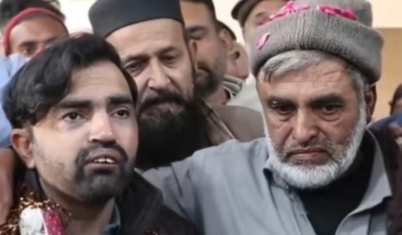 Peshawar youth reaches home after paying ransom to Kachha robbers
