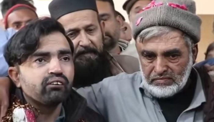 Peshawar youth reaches home after paying ransom to Kachha robbers