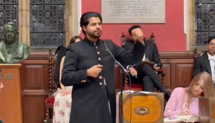 Pakistani students win India-Pakistan debate at Oxford University