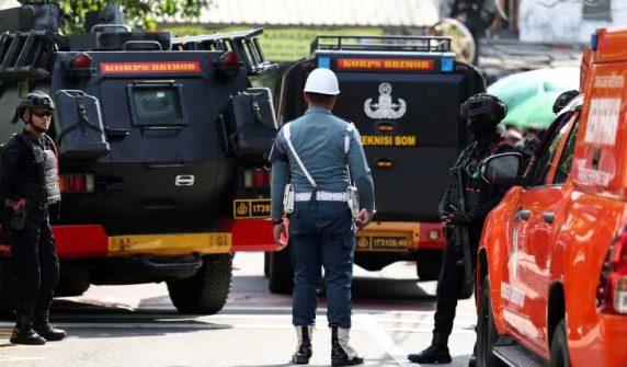 : Explosion during Friday prayers at Jakarta mosque