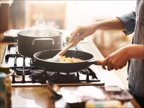 The woman cooked food with acid instead of water