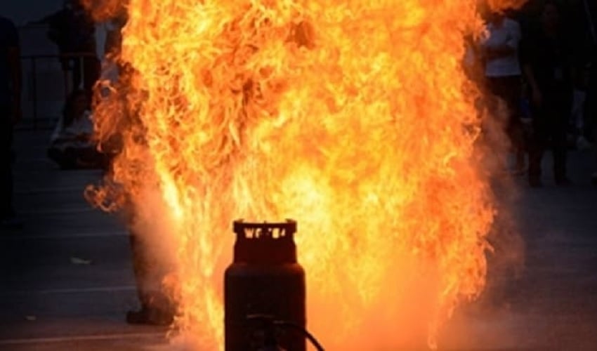 4 people injured in gas cylinder explosion in Supreme Court canteen