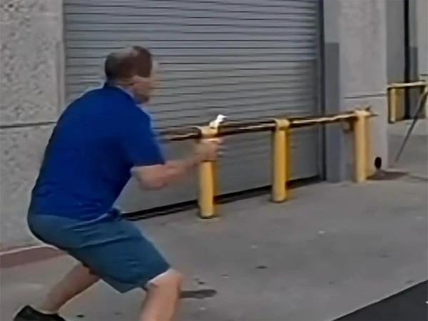 Record for catching a scoop of ice cream from a long distance