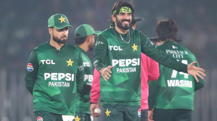 Pakistan beat Zimbabwe by 69 runs in tri-nation T20 series