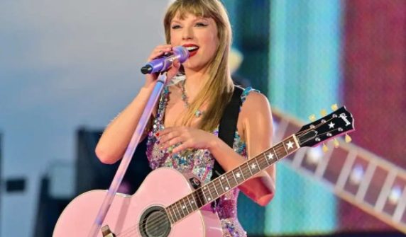 Taylor Swift has become the richest singer in the world