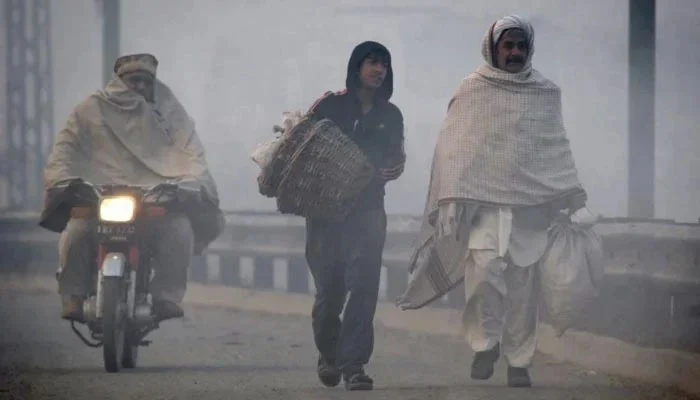 What will the weather be like in Karachi over the next 24 hours?