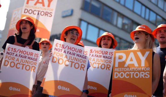 Resident doctors in England announce strike over lack of salary increase