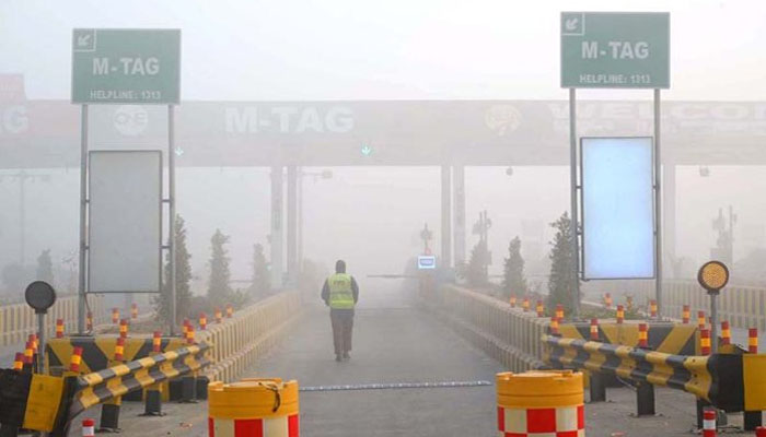 Motorways M1 and M5 closed at various points due to heavy fog