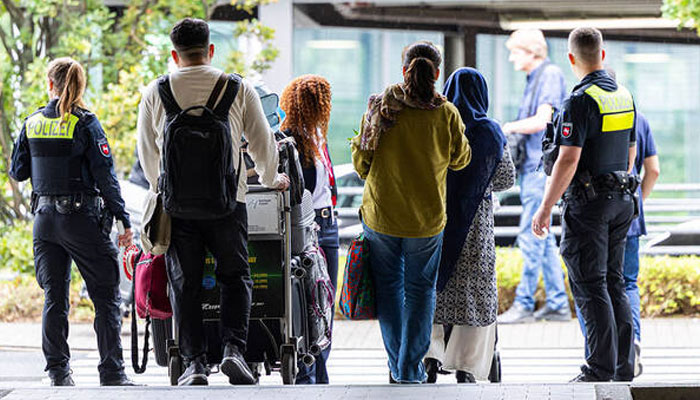Germany announces immediate end to Afghan refugee program