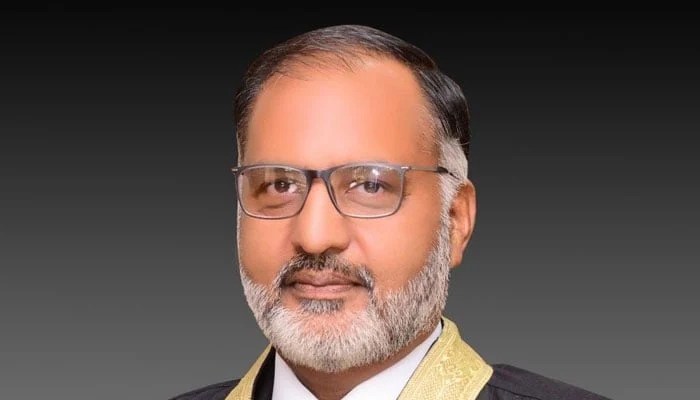 Shaukat Aziz Siddiqui resigns from his post