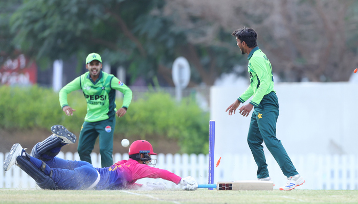 Pakistan defeats UAE by 70 runs to qualify for semi-finals