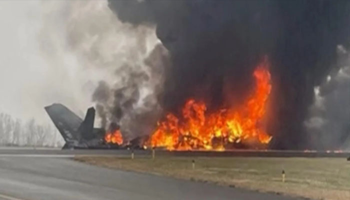 Small plane crashes in North Carolina