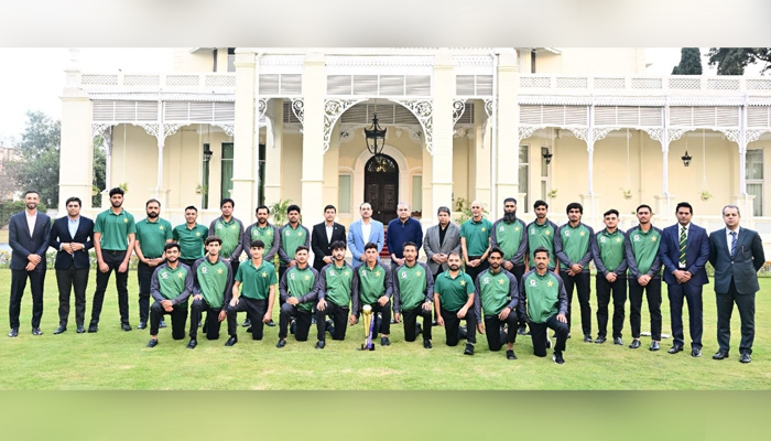 Field Marshal meets Pakistan U-19 cricket team