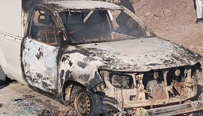 5 police officers martyred in firing on police mobile in Karak