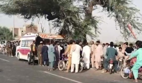 Passenger van crashes into tree in Sargodha