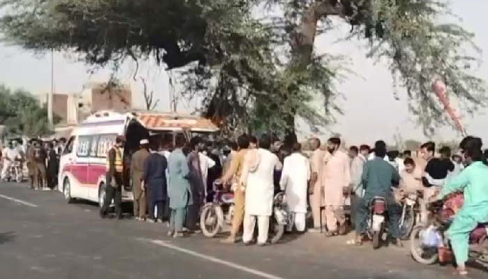 Passenger van crashes into tree in Sargodha