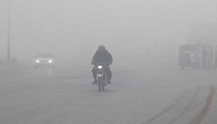 Heavy fog in Punjab and upper Sindh