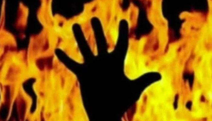 husband burns her alive in front of his children