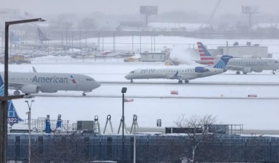 Northeastern US states hit by blizzard
