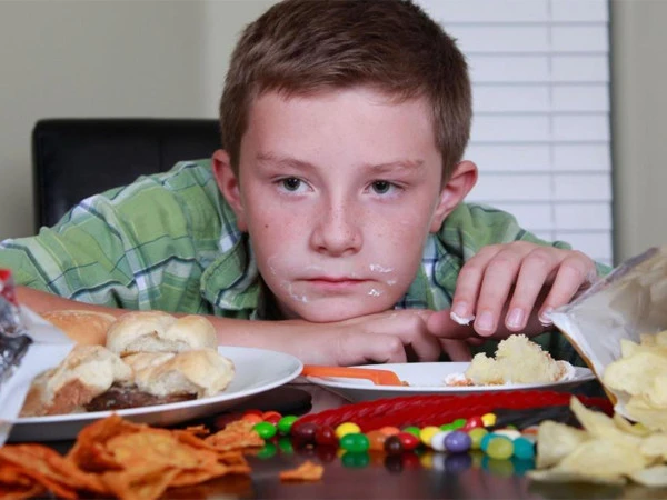 This habit of teenagers can cause problems for their health!