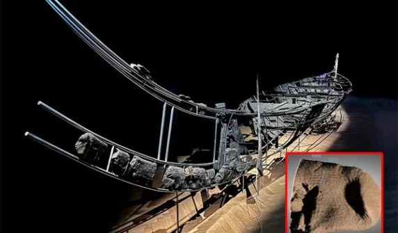 Mysterious fingerprint on boat