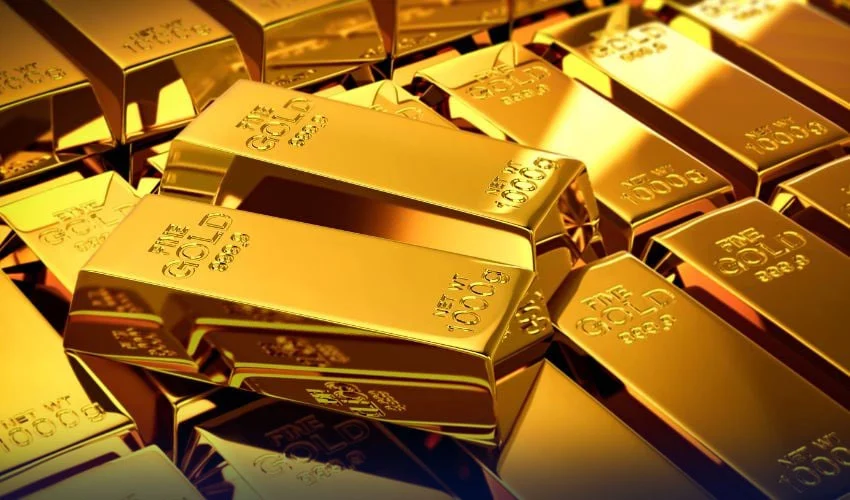 The price of gold per tola in the country has decreased