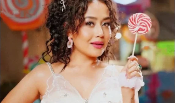 Neha Kakkar fails to copy 'K-pop style'