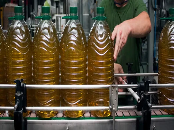 This common oil used in foods can cause weight gain!
