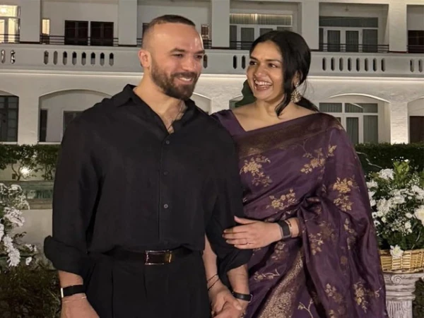 Closeness between Indian actress and Emirati social media influencer