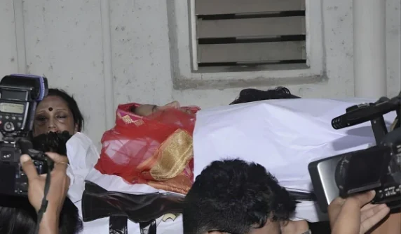 India's beautiful actress commits suicide
