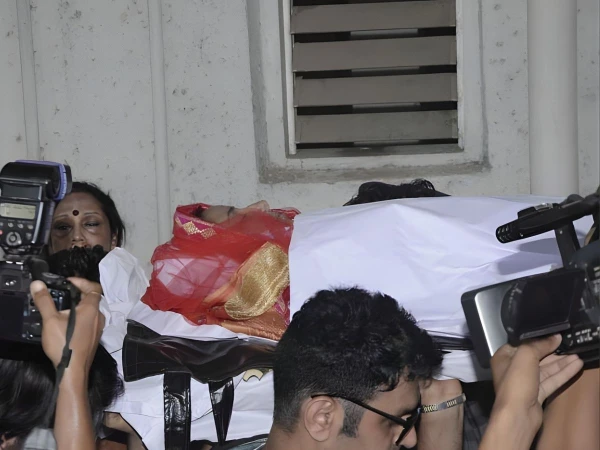 India's beautiful actress commits suicide