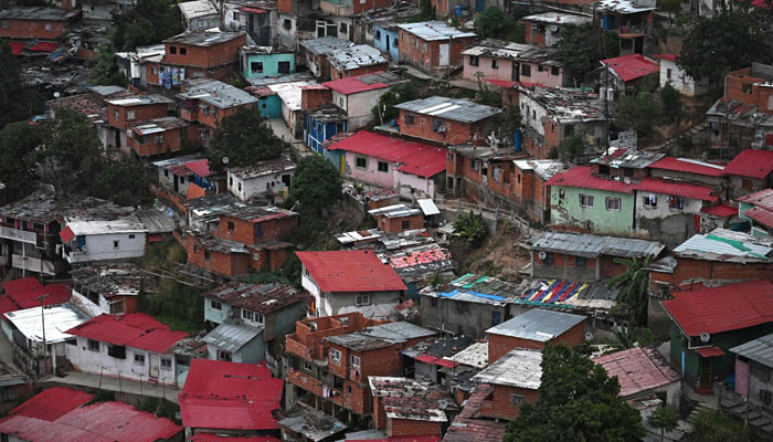 Why is Venezuela poor despite having the world's largest oil reserves?