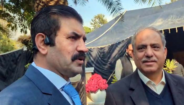 Sher Afzal criticizes Imran Khan's decisions