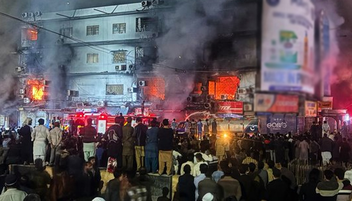 6 people including a firefighter died in a fire at Gul Plaza