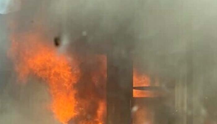 5 people burnt in house fire on Bedian Road