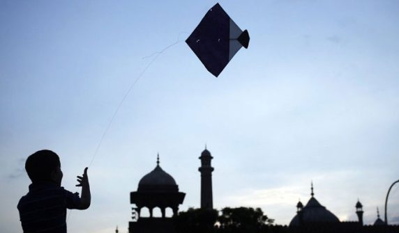 5-year-old boy dies after falling into sewage water while flying a kite