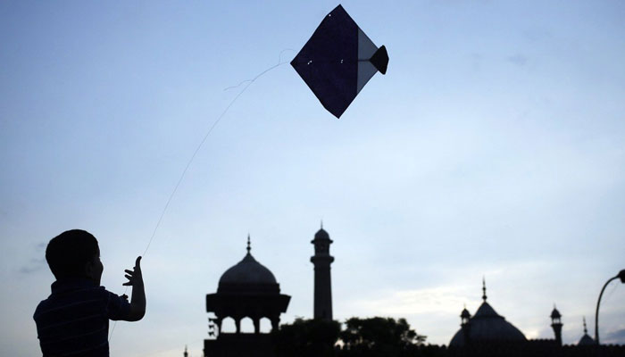 5-year-old boy dies after falling into sewage water while flying a kite