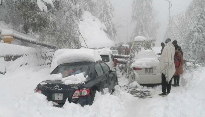Heavy snowfall in the upper regions of the country