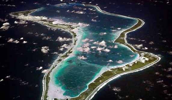 Should the Chagos Islands be returned to Mauritius or not?