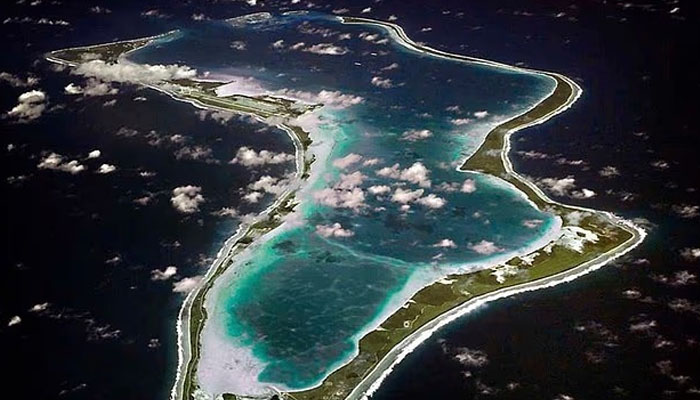 Should the Chagos Islands be returned to Mauritius or not?