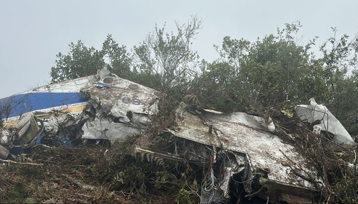Small plane crashes in Colombia