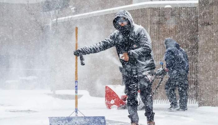Snowstorm wreaks havoc in America